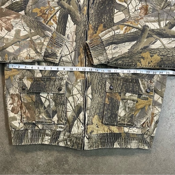 Outfitters Ridge Realtree Hardwoods Camo Hooded Jacket - Picture 6 of 10